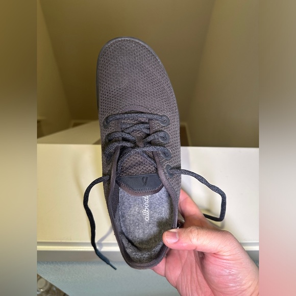 ALL BIRDS - Tree Runners, Black, Men’s Size 8 - Picture 6 of 13